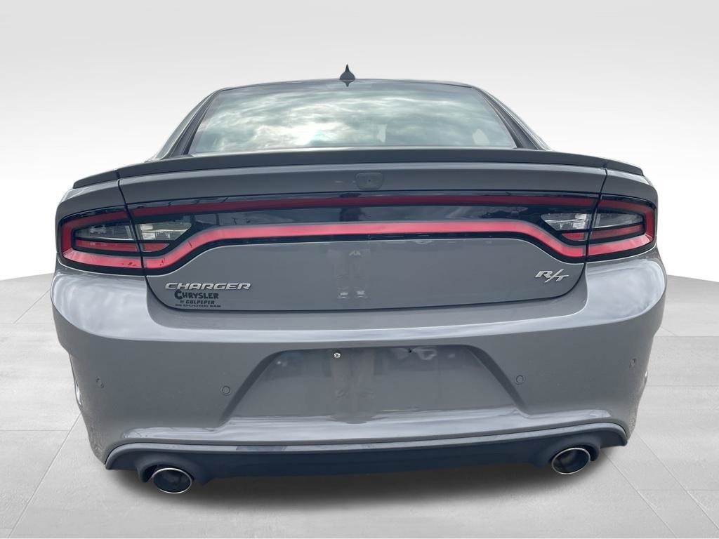 Used 2018 Dodge Charger R/T w/ Plus Group RWD image 14