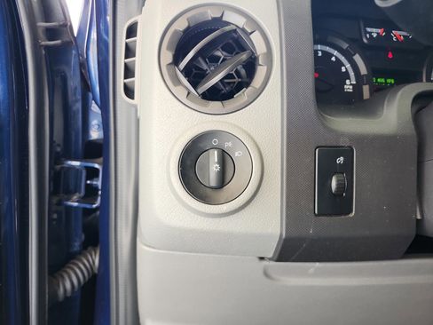 Used 2013 Ford E-350 and Econoline 350 XLT image 14