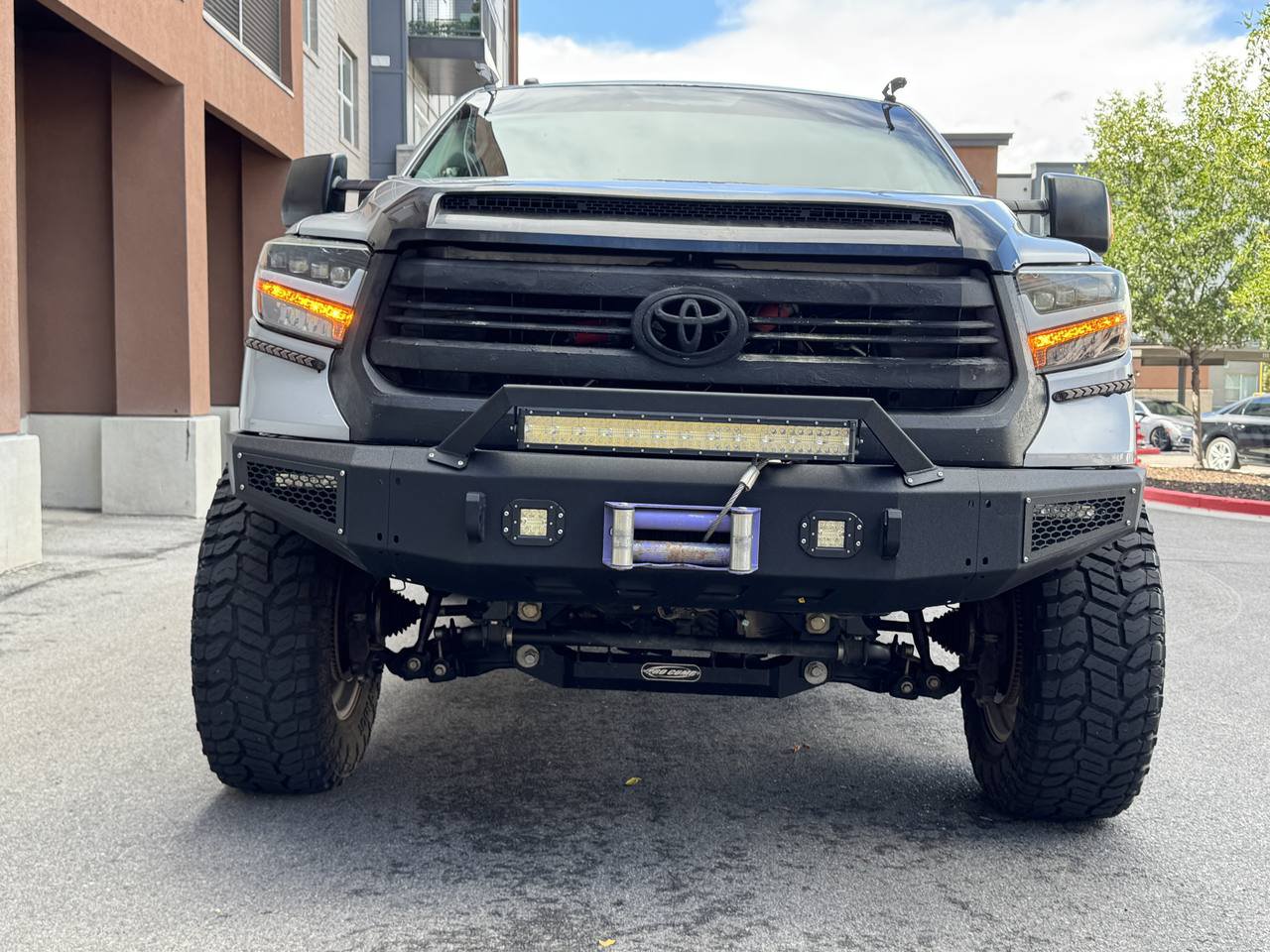 Used 2017 Toyota Tundra SR5 w/ SR5 Upgrade Package AWD/4WD image 9