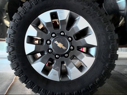 Used 2024 Chevrolet Silverado 2500 Custom w/ Custom Convenience Package AWD/4WD image 15