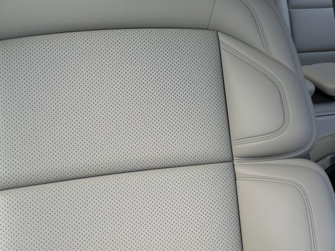 New 2026 Lincoln Navigator L Reserve w/ Jet Appearance Package AWD/4WD image 16