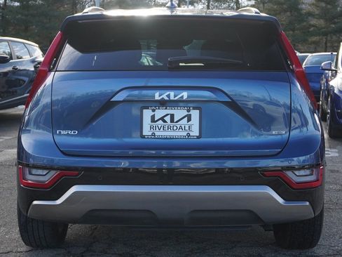 Used 2023 Kia Niro SX Touring image 14