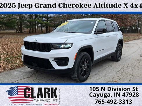 Used 2025 Jeep Grand Cherokee Altitude image 1