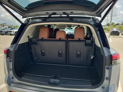 New 2026 Nissan Pathfinder Platinum FWD image 6