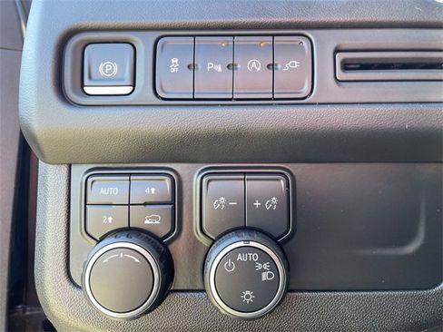 Used 2021 Chevrolet Tahoe LT image 34