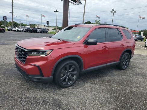 Used 2023 Honda Pilot Sport image 2