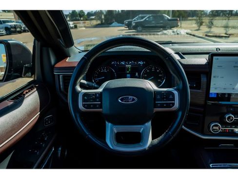 Used 2024 Ford Expedition Limited image 24