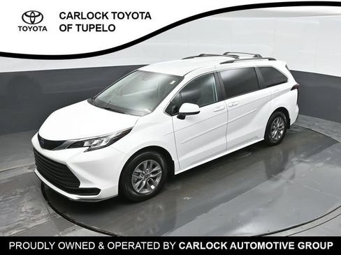 Used 2022 Toyota Sienna LE image 34
