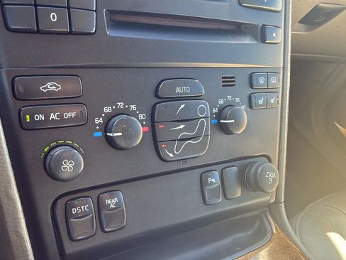 Used 2005 Volvo XC90 2.5T image 34