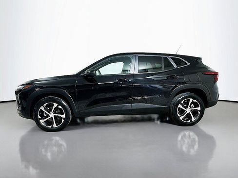 Used 2024 Chevrolet Trax RS w/ Driver Confidence Package FWD image 4