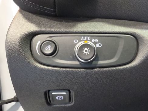 Used 2025 Chevrolet Blazer LT AWD/4WD image 18