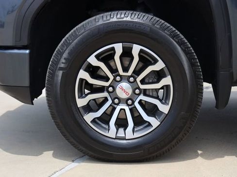 Used 2021 GMC Sierra 1500 AT4 w/ AT4 Premium Package AWD/4WD image 10