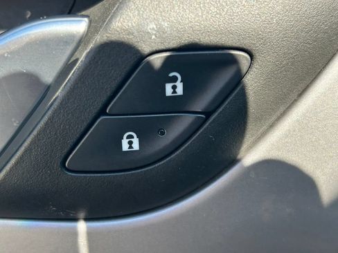 Used 2025 Chevrolet Blazer LT FWD image 21