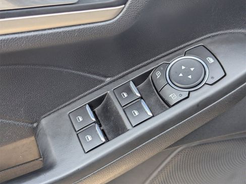 Used 2021 Ford Escape SE w/ SE Sport Appearance Package image 19