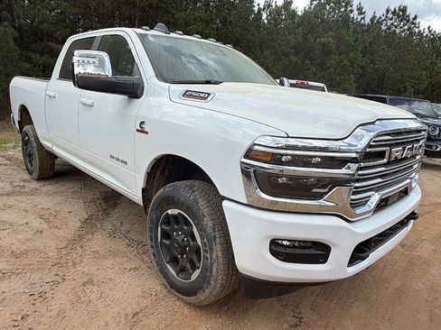 New 2026 RAM 2500 Laramie AWD/4WD image 5