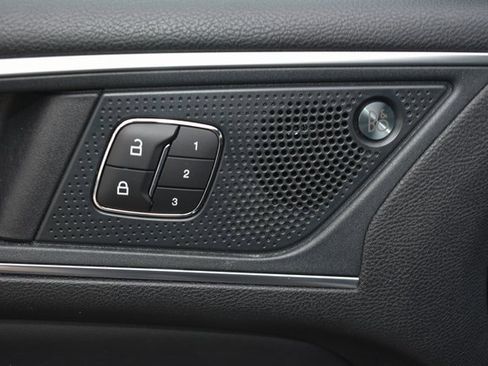 Used 2024 Ford Edge Titanium image 16