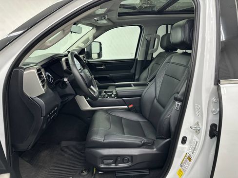 Used 2022 Toyota Tundra Limited AWD/4WD image 9