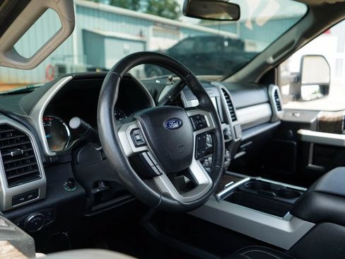 Used 2019 Ford F250 Lariat w/ Lariat Value Package AWD/4WD image 6