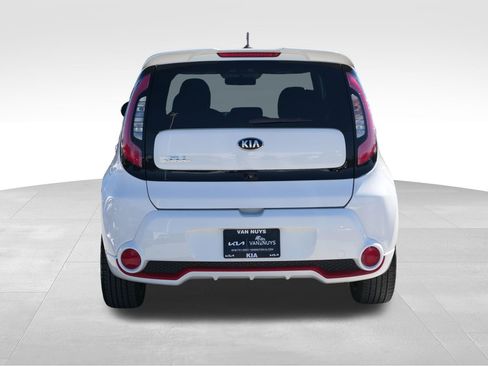 Used 2014 Kia Soul + image 5