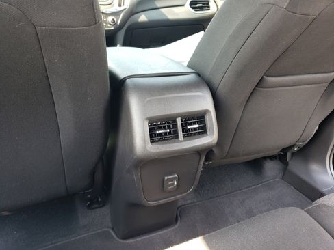 Used 2022 Chevrolet Equinox LT w/ Driver Convenience Package FWD image 36