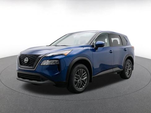 Used 2026 Nissan Rogue SV FWD image 3