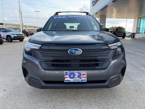 Used 2025 Subaru Forester AWD/4WD image 2