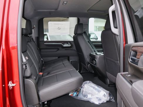 New 2026 GMC Sierra 2500 SLT w/ SLT Premium Package image 31