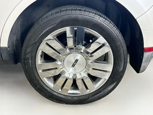 Used 2009 Lincoln MKX 2WD image 11