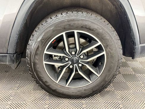 Used 2021 Jeep Grand Cherokee Trailhawk w/ Premium Lighting Group image 15