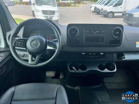 Used 2023 Mercedes-Benz Sprinter 2500 image 27