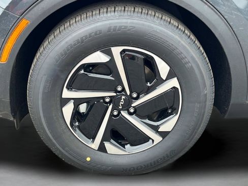 New 2025 Kia Sportage LX image 14