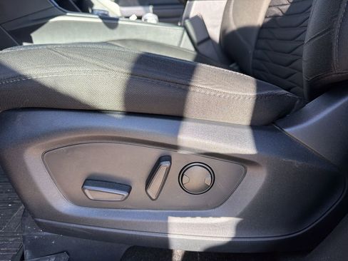 Certified 2020 Ford Explorer XLT w/ Comfort Package AWD/4WD image 6