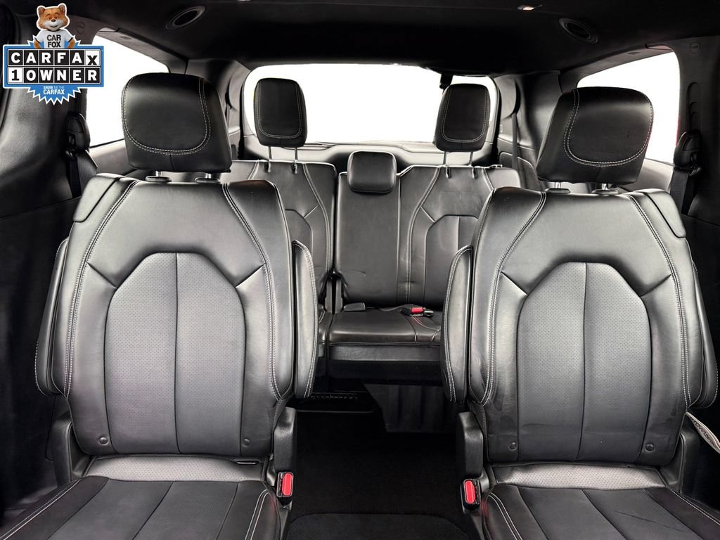 Used 2025 Chrysler Pacifica Select FWD image 15