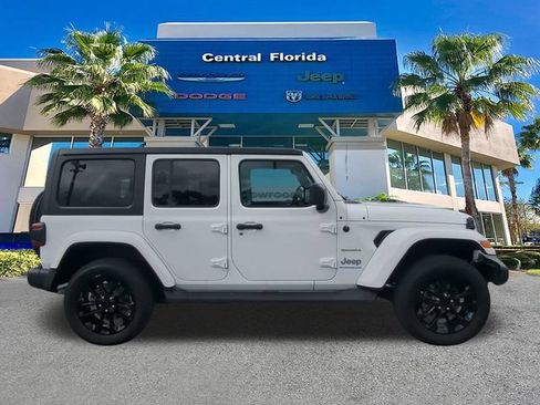 Used 2023 Jeep Wrangler Unlimited Sahara w/ Cold Weather Group AWD/4WD image 4