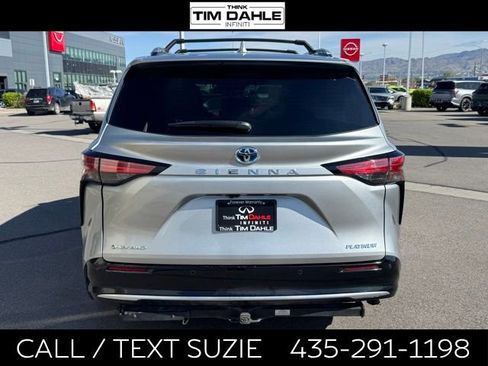 Used 2025 Toyota Sienna Platinum AWD/4WD image 7