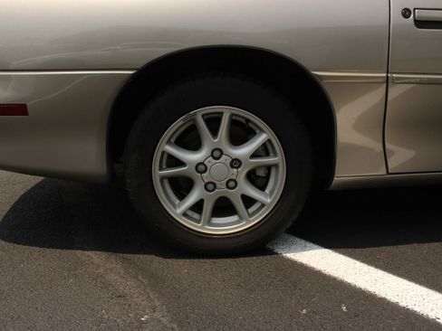 Used 2001 Chevrolet Camaro Z28 w/ Preferred Equipment Group 2 RWD image 9