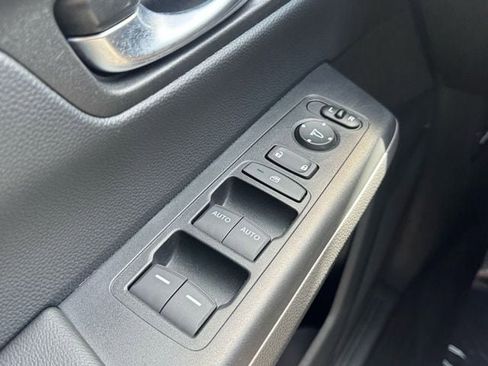 Used 2025 Honda CR-V Sport image 29