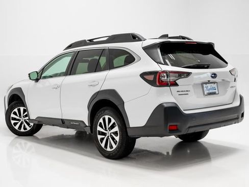 Used 2024 Subaru Outback Premium AWD/4WD image 32