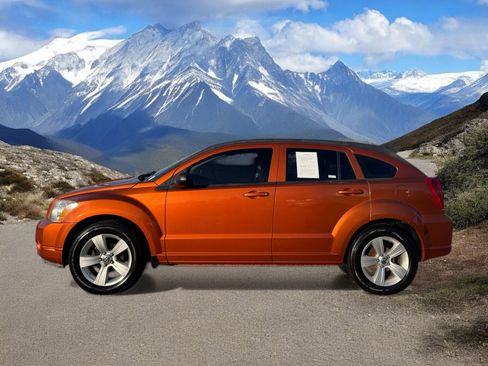 Used 2011 Dodge Caliber Mainstreet image 2