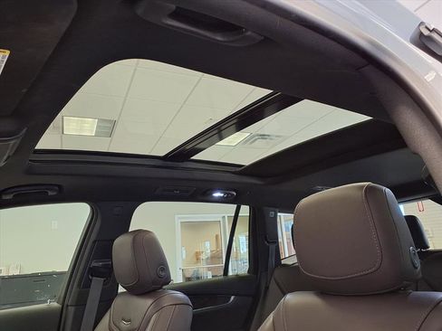 Certified 2022 Cadillac XT6 Premium Luxury image 24