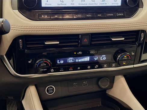 Used 2023 Nissan Rogue SL w/ SL Premium Package image 24