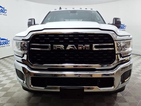 Used 2024 RAM 3500 SLT w/ Quick Order Package 2YG SLT AWD/4WD image 3