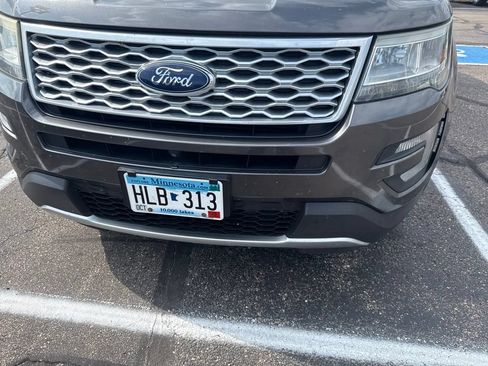 Used 2016 Ford Explorer Platinum AWD/4WD image 4