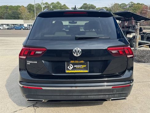 Used 2021 Volkswagen Tiguan SE image 6