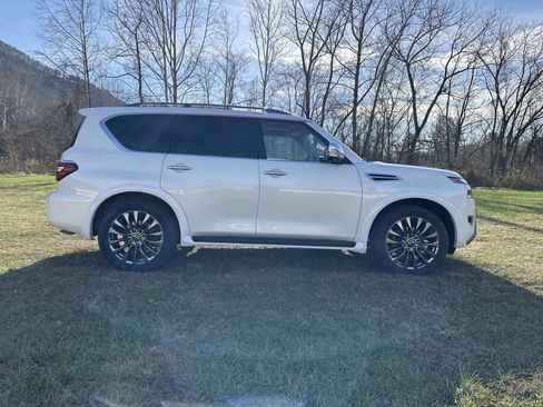 Used 2022 Nissan Armada Platinum w/ Captain's Chairs Package image 5