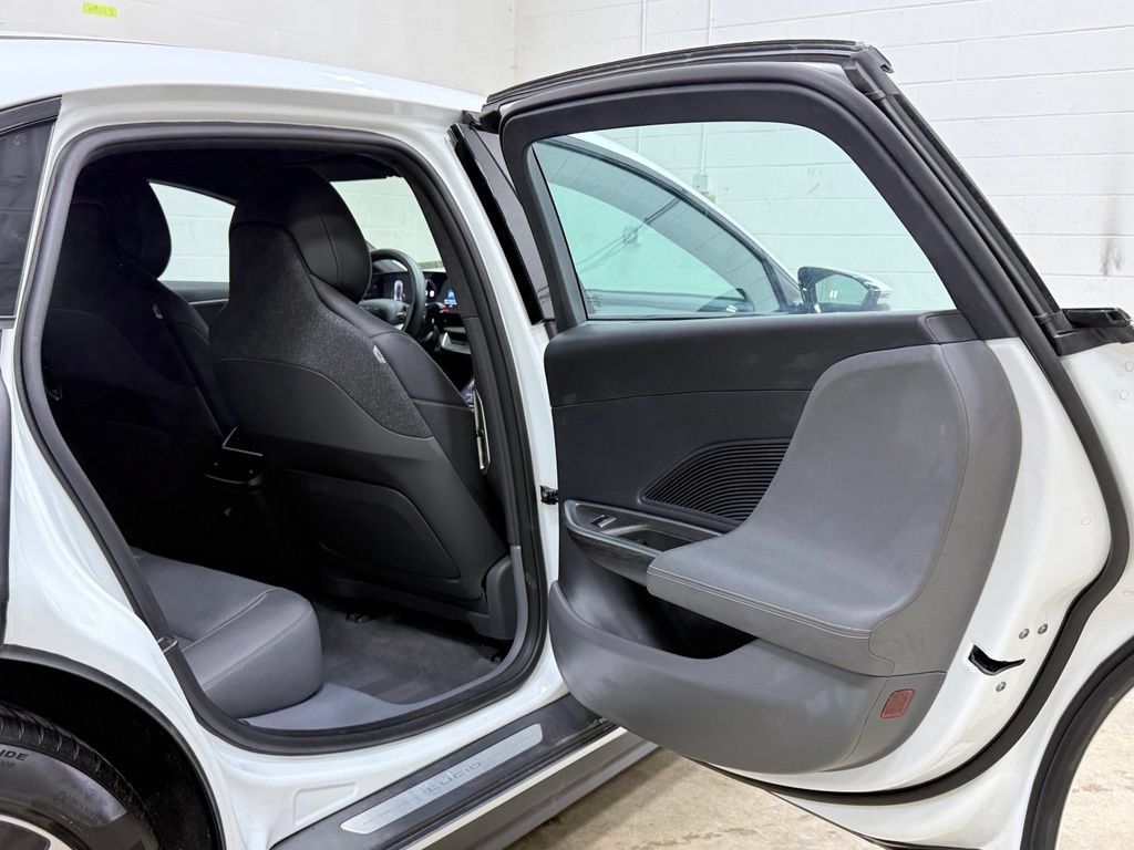 Used 2024 Lucid Air Touring AWD/4WD image 48