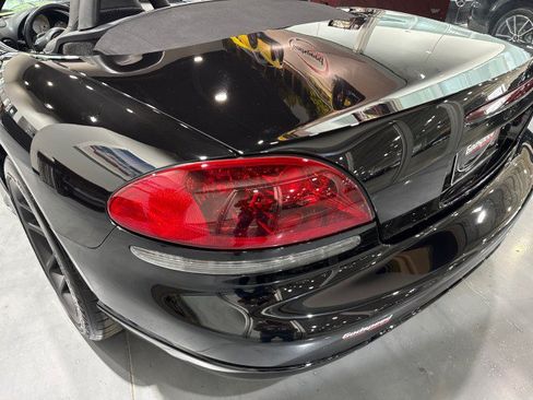 Used 2004 Dodge Viper SRT-10 RWD image 42