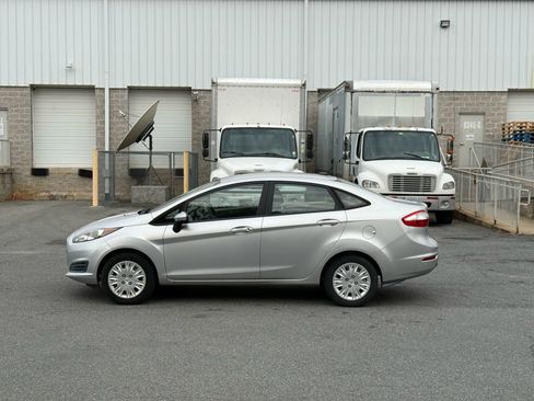 Used 2017 Ford Fiesta S image 6