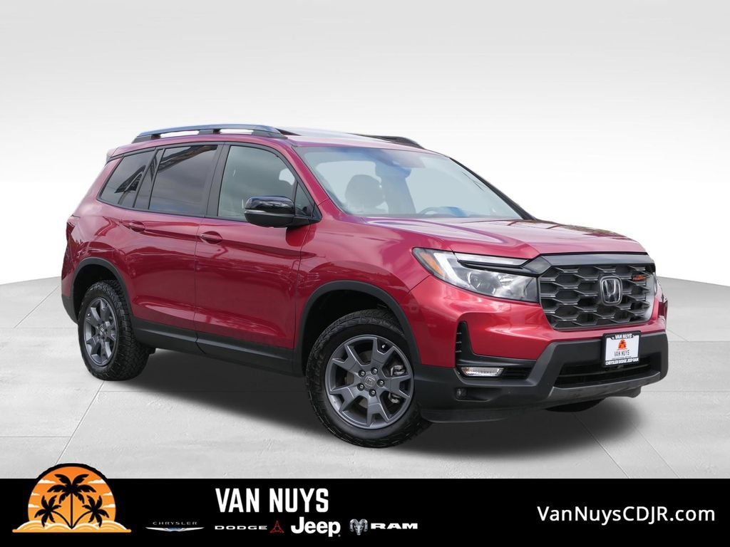 Used 2025 Honda Passport TrailSport image 1