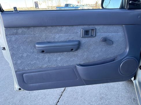 Used 2000 Toyota Tacoma 2WD Xtracab image 10